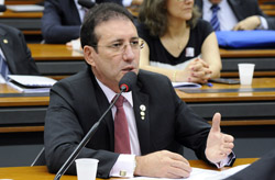 Adail Carneiro: falta de regulamentação do setor desestimula incentivos.