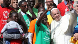 O Papa é um defensor da natureza e um crítico aos modelos de exploração, particularmente do capitalismo.