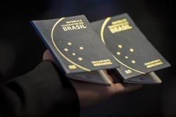 Emissão de passaportes ficou suspensa por um mês por falta de dinheiro.