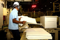 Produção da indústria aumentou 0,2% em novembro e acumula alta de 0,9%.