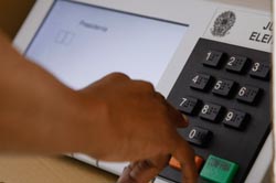 A tributação excessiva dos equipamentos limita o acesso dos profissionais a produtos de qualidade.