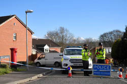 A investigação está concentrada na casa de Skripal, em Christie Millier Road, Salisbury.