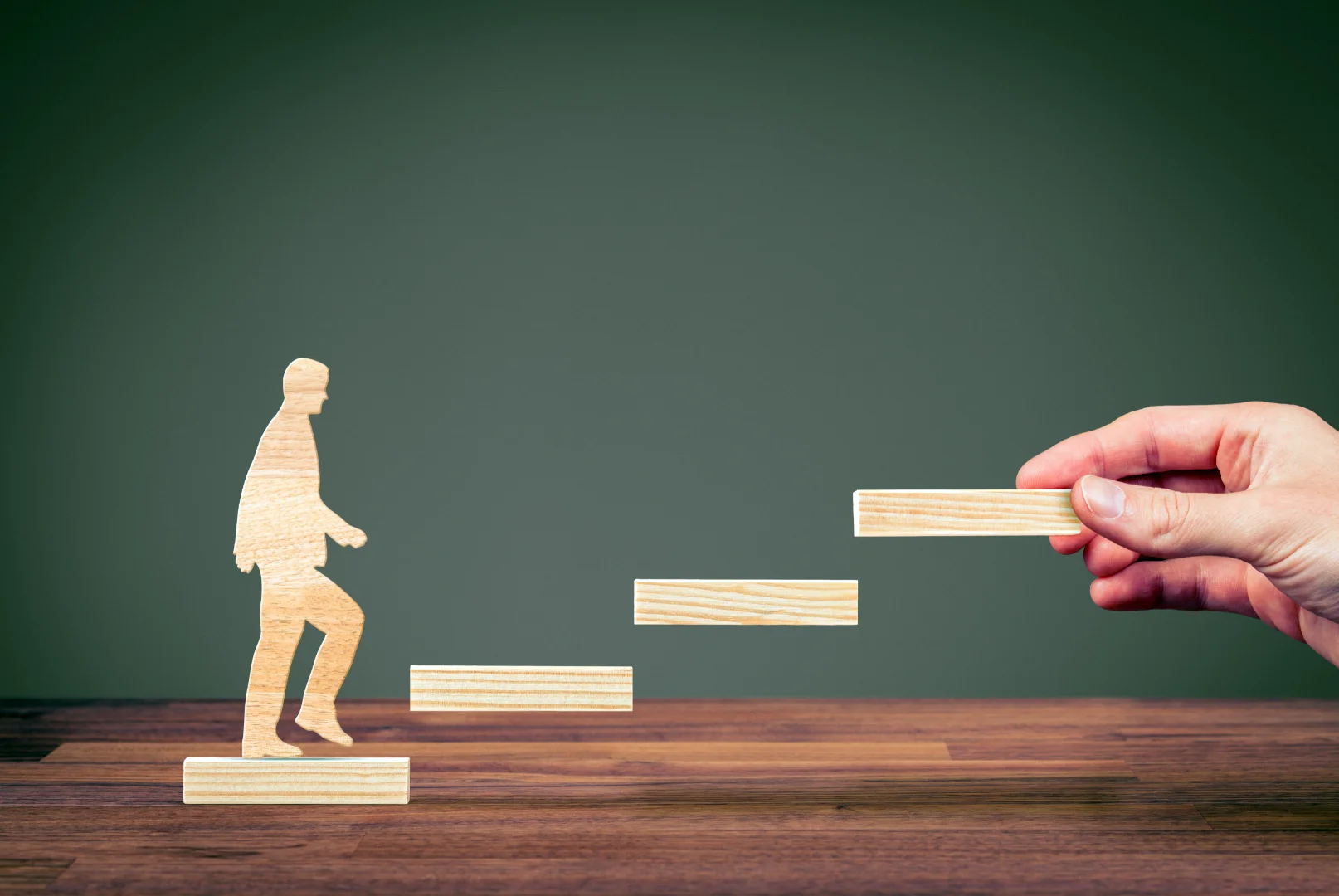 5 pilares para crescer na carreira e construir liderança nas empresas