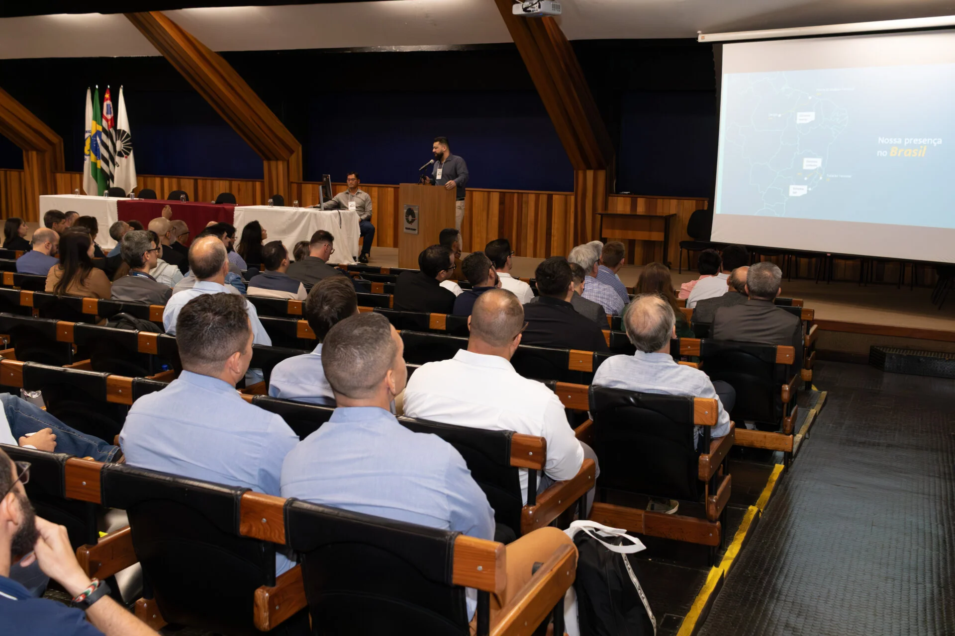 Jornal Empresas & Negócios