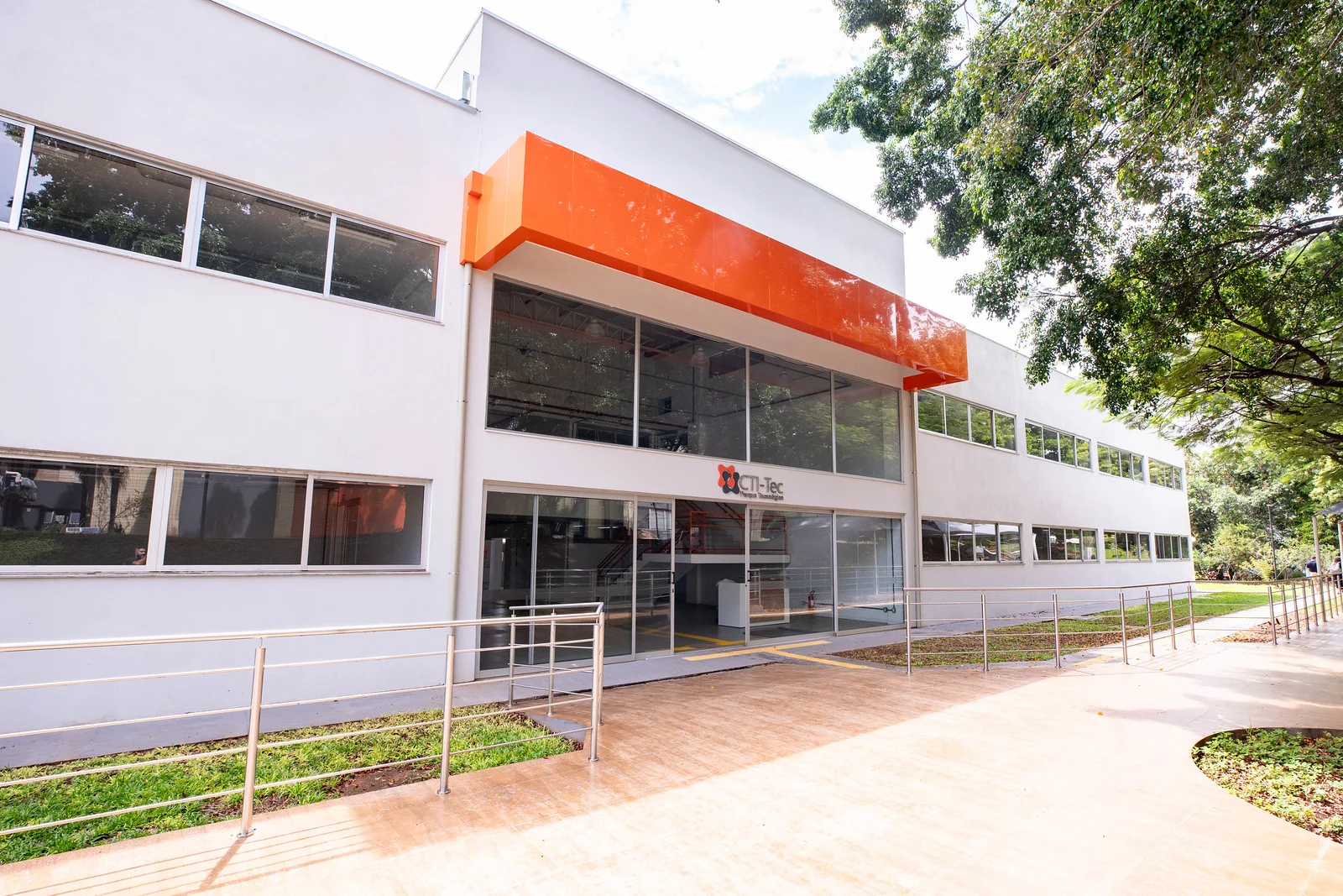 Jornal Empresas & Negócios